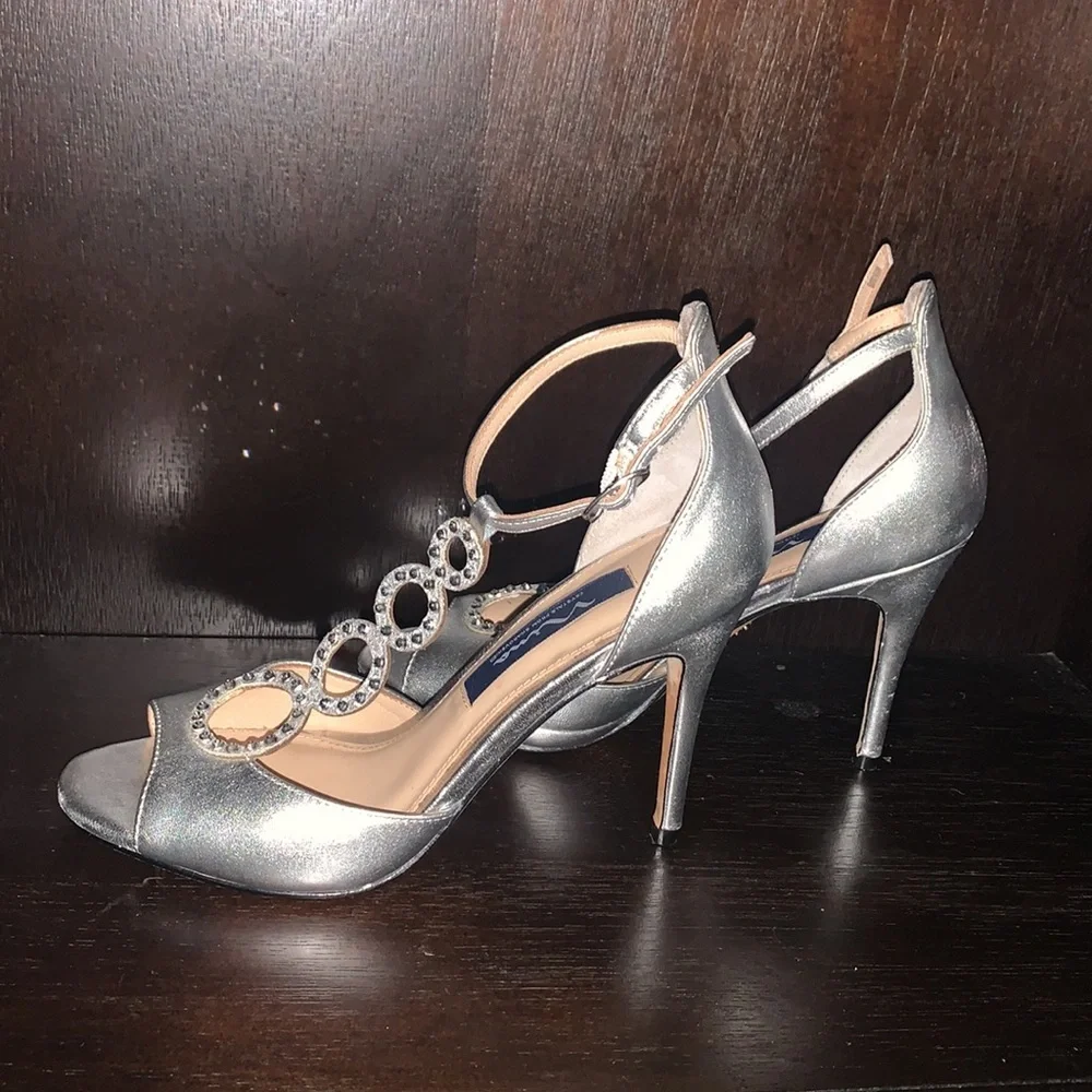 Nina Swarovski Crystal Shoes size 6M